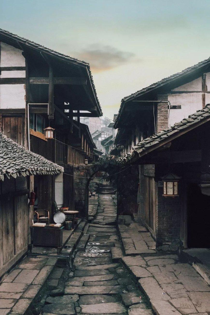 颜值和高跟鞋是女性职场吧必备吗?-有问必答平台